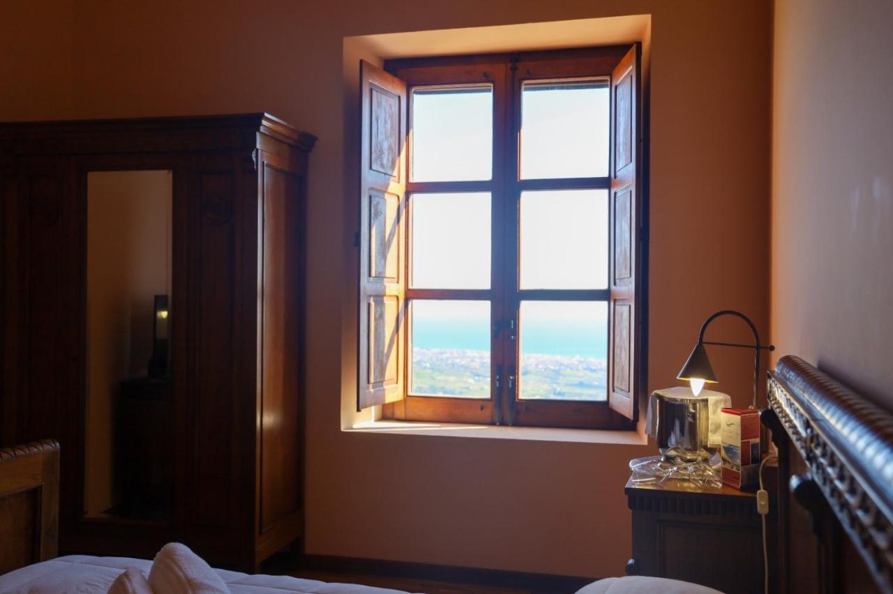 Palazzo Sant'Anna Hotel Gerace Exterior photo