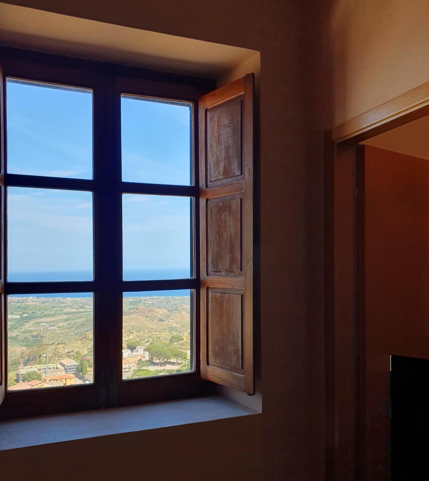 Palazzo Sant'Anna Hotel Gerace Exterior photo