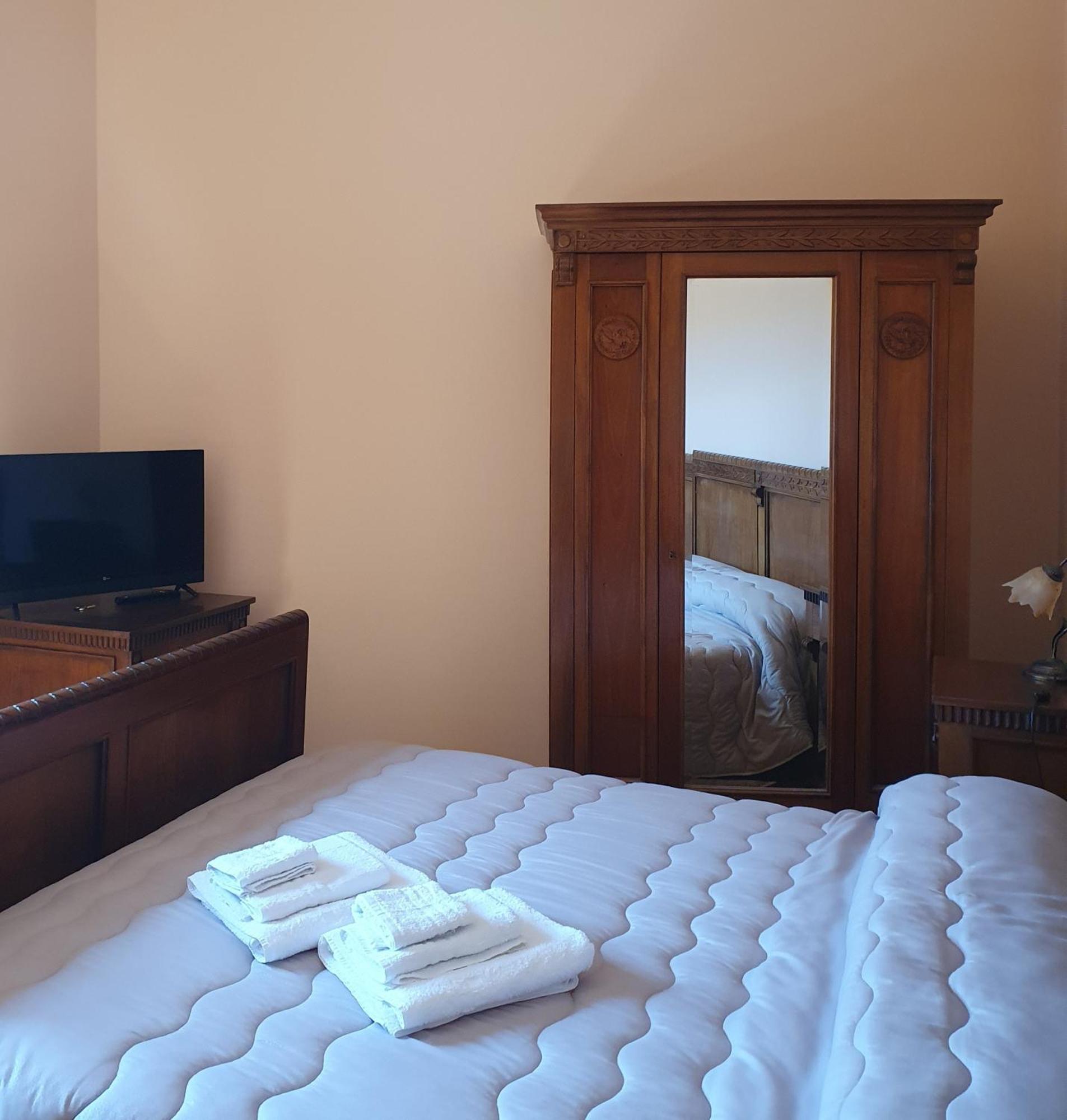 Palazzo Sant'Anna Hotel Gerace Exterior photo